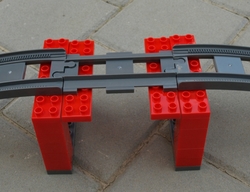 ŽELEZNIČNÍ MOST KOMPATIBILNÍ S LEGO DUPLO