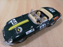 BBURAGO 3016 JAGUAR "E" CABRIO 1961 1:18 ITALY