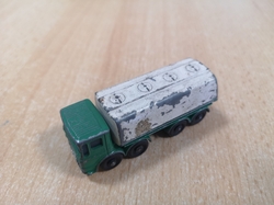 MATCHBOX LEYLAND PETROL TANKER ERGOMATIC No 32 1970 ENGLAND