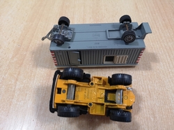 SIKU 2519 UNIMOG MIT BAUWAGEN 1:55