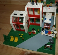 LEGO CREATOR 6380 NEMOCNICE